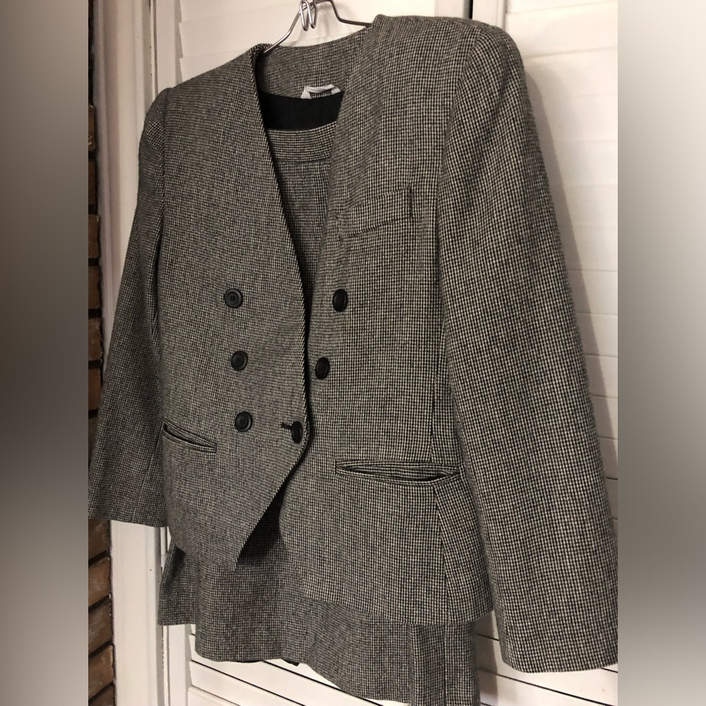 Ladies Wool Blend Skirt Suit Size 8